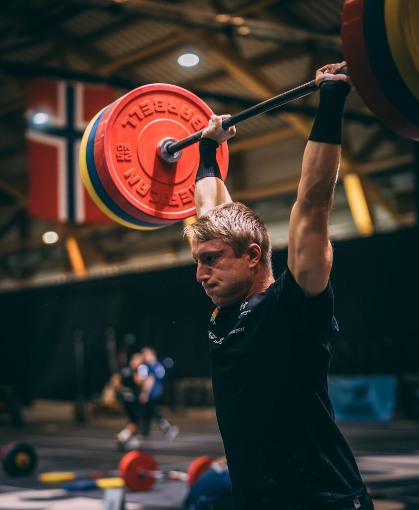 Felix Rheder beim Gewichtheben während des Strength Tests auf den iF3 Worlds 2023