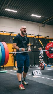 Lunge brennt. Eisen fliegt. Teams sind im Modus.
Endurance und Strength sind abgehakt. Auf geht’s zum Mixed Modal Test 🔥

📹 @dtrmnd_visuals 
📸 @betweenthebarsphotography 

#dbvff #functionalfitness #funktionalefitness #fitnessdeutschland