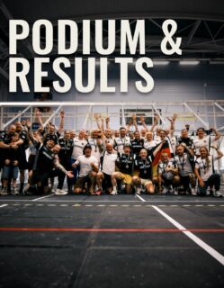 🇩🇪🇪🇺 Die Overall Standings von Team Deutschland

Nach einer intensiven Europameisterschaft in Bath steht das Gesamtergebnis unserer deutschen Athlet:innen fest. Hier die komplette Übersicht über alle Altersklassen:

Junioren Weiblich

AK 12 und jünger
🥇 Lara-Marie Esser, 1. Platz

AK 13-14
Elisa Johnen, 15. Platz
Mila Lamée, 17. Platz
Line Munzel, 21. Platz

AK 15-16
Tamina Lärz, 10. Platz
Marlia Lärz, 12. Platz
Milla Sonntag, 14. Platz

Junioren Männlich

AK 12 und jünger
🥈 Ben Lefler, 2. Platz
Joshua Neu, 7. Platz

AK 13-14
Max Louis Muehlroth, 10. Platz
Bastian Trunz, 13. Platz
Fedor Wesemann, 14. Platz

AK 15-16
Simon Lersch, 7. Platz
Bela Sobel, 14. Platz

AK 17-18
Kim Weigmann, 20. Platz
Guillermo Fernando Zabala Martinez, 21. Platz
Finn Munzel, 29. Platz

AK 19-20
Tom-Noah Lüttgau, 8. Platz

Masters Weiblich

AK 30-34
🥈 Franziska Bröhl, 2. Platz
Jule Kopp, 5. Platz

AK 35-39
Sarah Birkefeld, 5. Platz

AK 40-44
Katrin Hayn, 4. Platz
Inga Tiedmers, 13. Platz
Claudia Giogiakas, 14. Platz

AK 45-49
🥇 Simone Kohls, 1. Platz
Andrea Adelmann, 8. Platz
Elisabeth Bürkle, 10. Platz

AK 50-54
🥉 Anna Quost, 3. Platz
Christine Kalkschmid, 5. Platz
Sandra Sommer, 10. Platz

AK 55-59
🥇 Sabine Schneider, 1. Platz
🥉 Tanja Marsel, 3. Platz
Astrid Jahns, 12. Platz

AK 60-64
Uschi Weitbrecht, 9. Platz

AK 65+
Jasmine Leskien, 6. Platz

Masters Männlich

AK 30-34
🥈 Christian Höll, 2. Platz
🥉 Tobias Becker, 3. Platz

AK 35-39
🥈 Jonas Zistler, 2. Platz
Dobromir Karkoszka, 5. Platz
Siegfried Kramer, 7. Platz
Kai Meissner, 9. Platz

AK 40-44
Kai Esser, 10. Platz
Frank Cremer, 14. Platz

AK 45-49
🥇 Matthias Wesemann, 1. Platz
Dennis Neu, 14. Platz

AK 50-54
Matthias Höppner, 11. Platz
Sebastian Arnold, 21. Platz

AK 55-59
Alex Weitbrecht, 10. Platz

AK 60-64
Frank Brandt, 11. Platz

Ein herzliches Dankeschön an alle Athlet:innen für diese starken Leistungen über das gesamte Wettkampfwochenende. Wir sind unglaublich stolz auf euch!

#bundesverbandfitness #FunctionalFitness #DBVfF #InternationalFunctionalFitness #iF3